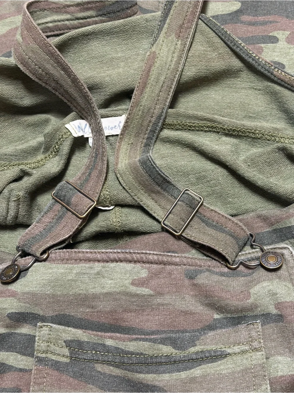 Wallflower Overalls Womens XL Green Camouflage Pants Skinny Cut Cuffed One Piece - Picture 5 of 12